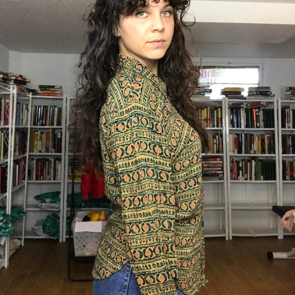 Vintage Patterned Button Down Blouse - B59 - Picture 4 of 8